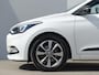 Hyundai i20 1.0 T-GDI Essence / Trehkaak / Navigatie / Apple & Android Auto / Cruise Control / Camera /