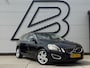 Volvo V60 2.0 D3 Summum 1e Eigenaar|Navi|Trekhaak|PDC V+A|Leder|Stoelverw|Clima|Cruise|D-riem vv in 2021|APK tot 02-2027