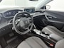 Peugeot e-2008 SUV EV Allure Pack 50 kWh 136pk | Navigatie | Achteruitrijcamera | 3D Cockpit | Climate Control | Cruise Control | Parkeersensoren | Stoelverwarming | Keyless | Bluetooth | Apple CarPlay / Android Auto | DAB+ radio | Elektrisch inklapbare spiegels | Donker getint glas | 17" lichtmetalen velgen |