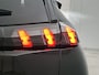 Peugeot e-2008 SUV EV Allure Pack 50 kWh 136pk | Navigatie | Achteruitrijcamera | 3D Cockpit | Climate Control | Cruise Control | Parkeersensoren | Stoelverwarming | Keyless | Bluetooth | Apple CarPlay / Android Auto | DAB+ radio | Elektrisch inklapbare spiegels | Donker getint glas | 17" lichtmetalen velgen |