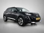Peugeot e-2008 SUV EV Allure Pack 50 kWh 136pk | Navigatie | Achteruitrijcamera | 3D Cockpit | Climate Control | Cruise Control | Parkeersensoren | Stoelverwarming | Keyless | Bluetooth | Apple CarPlay / Android Auto | DAB+ radio | Elektrisch inklapbare spiegels | Donker getint glas | 17" lichtmetalen velgen |