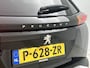 Peugeot e-2008 SUV EV Allure Pack 50 kWh 136pk | Navigatie | Achteruitrijcamera | 3D Cockpit | Climate Control | Cruise Control | Parkeersensoren | Stoelverwarming | Keyless | Bluetooth | Apple CarPlay / Android Auto | DAB+ radio | Elektrisch inklapbare spiegels | Donker getint glas | 17" lichtmetalen velgen |