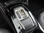 Peugeot e-2008 SUV EV Allure Pack 50 kWh 136pk | Navigatie | Achteruitrijcamera | 3D Cockpit | Climate Control | Cruise Control | Parkeersensoren | Stoelverwarming | Keyless | Bluetooth | Apple CarPlay / Android Auto | DAB+ radio | Elektrisch inklapbare spiegels | Donker getint glas | 17" lichtmetalen velgen |