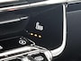 Peugeot e-2008 SUV EV Allure Pack 50 kWh 136pk | Navigatie | Achteruitrijcamera | 3D Cockpit | Climate Control | Cruise Control | Parkeersensoren | Stoelverwarming | Keyless | Bluetooth | Apple CarPlay / Android Auto | DAB+ radio | Elektrisch inklapbare spiegels | Donker getint glas | 17" lichtmetalen velgen |