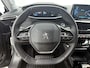 Peugeot e-2008 SUV EV Allure Pack 50 kWh 136pk | Navigatie | Achteruitrijcamera | 3D Cockpit | Climate Control | Cruise Control | Parkeersensoren | Stoelverwarming | Keyless | Bluetooth | Apple CarPlay / Android Auto | DAB+ radio | Elektrisch inklapbare spiegels | Donker getint glas | 17" lichtmetalen velgen |