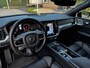 Volvo V60 2.0 B5 R-Design | Bowers Wilkins Audio | 360 Graden Camera | Parkeersensoren | Stoelverwarming voor en achter | Parkeerverwarming | Gelamineerd Glas | Elektrisch Verstelbare Voorstoelen | Keyless Entry | Elektrische Achterklep | Navigatie | Apple Carplay | Android Auto