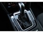 Volkswagen Arteon Shooting Brake 1.4 TSI eHybrid R-Line Business+ | Incl. 12 maanden Garantie | SoH 100% | Dealer onderhouden | Massage stoel | Stoelverwarming voor & achter | Stuurverwarming | Elektrische kofferbakklep | Adaptive cruise | Keyless entry/start | Achteruitrijcamera | Climate controle | Apple CarPlay/Android Auto | Navigatie |