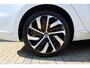 Volkswagen Arteon Shooting Brake 1.4 TSI eHybrid R-Line Business+ | Incl. 12 maanden Garantie | SoH 100% | Dealer onderhouden | Massage stoel | Stoelverwarming voor & achter | Stuurverwarming | Elektrische kofferbakklep | Adaptive cruise | Keyless entry/start | Achteruitrijcamera | Climate controle | Apple CarPlay/Android Auto | Navigatie |