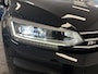 Volkswagen Touran 1.5 TSI 3x R-Line | Trekhaak | LED | Adaptive cruise |
