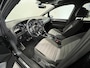Volkswagen Touran 1.5 TSI 3x R-Line | Trekhaak | LED | Adaptive cruise |