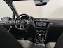 Volkswagen Touran 1.5 TSI 3x R-Line | Trekhaak | LED | Adaptive cruise |