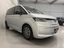 Volkswagen Multivan 1.4 eHybrid Life 7p. TREKHAAK/ACC/ELECTR.SCHUIFDEUREN/SOH 92%/CAMERA/17"/CARPLAY/STOEL+STUURVERW/ELECTR.A.KLEP/PRIVACY/REFLEXSILBER/VOLLEDIG VW DEALER HISTORIE
