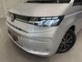 Volkswagen Multivan 1.4 eHybrid Life 7p. TREKHAAK/ACC/ELECTR.SCHUIFDEUREN/SOH 92%/CAMERA/17"/CARPLAY/STOEL+STUURVERW/ELECTR.A.KLEP/PRIVACY/REFLEXSILBER/VOLLEDIG VW DEALER HISTORIE