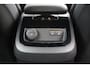 Volvo V60 T8 Plug-in hybrid AWD Plus Dark | Elektrisch verstelbare stoelen met geheugenfunctie | Premium audiosysteem van Harman Kardon | Semi-elektrische trekhaak | Stoelverwarming vóór en achter | Stuurverwarming | 360°-camera