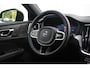 Volvo V60 T8 Plug-in hybrid AWD Plus Dark | Elektrisch verstelbare stoelen met geheugenfunctie | Premium audiosysteem van Harman Kardon | Semi-elektrische trekhaak | Stoelverwarming vóór en achter | Stuurverwarming | 360°-camera