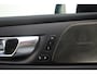 Volvo V60 T8 Plug-in hybrid AWD Plus Dark | Elektrisch verstelbare stoelen met geheugenfunctie | Premium audiosysteem van Harman Kardon | Semi-elektrische trekhaak | Stoelverwarming vóór en achter | Stuurverwarming | 360°-camera