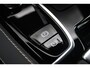 Volvo V60 T8 Plug-in hybrid AWD Plus Dark | Elektrisch verstelbare stoelen met geheugenfunctie | Premium audiosysteem van Harman Kardon | Semi-elektrische trekhaak | Stoelverwarming vóór en achter | Stuurverwarming | 360°-camera
