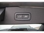 Volvo V60 T8 Plug-in hybrid AWD Plus Dark | Elektrisch verstelbare stoelen met geheugenfunctie | Premium audiosysteem van Harman Kardon | Semi-elektrische trekhaak | Stoelverwarming vóór en achter | Stuurverwarming | 360°-camera