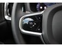 Volvo V60 T8 Plug-in hybrid AWD Plus Dark | Elektrisch verstelbare stoelen met geheugenfunctie | Premium audiosysteem van Harman Kardon | Semi-elektrische trekhaak | Stoelverwarming vóór en achter | Stuurverwarming | 360°-camera