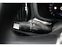 Volvo V60 T8 Plug-in hybrid AWD Plus Dark | Elektrisch verstelbare stoelen met geheugenfunctie | Premium audiosysteem van Harman Kardon | Semi-elektrische trekhaak | Stoelverwarming vóór en achter | Stuurverwarming | 360°-camera