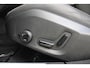 Volvo V60 T8 Plug-in hybrid AWD Plus Dark | Elektrisch verstelbare stoelen met geheugenfunctie | Premium audiosysteem van Harman Kardon | Semi-elektrische trekhaak | Stoelverwarming vóór en achter | Stuurverwarming | 360°-camera