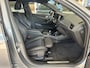 BMW 1-Serie 118i Introduction Edition | Navigatie | Skyscraper Grau | Cruise | Climate Control | Automatische 2-zone airconditioning | BMW Live Cockpit Plus | BMW M 50 Jahre uitvoering