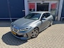 BMW 1-Serie 118i Introduction Edition | Navigatie | Skyscraper Grau | Cruise | Climate Control | Automatische 2-zone airconditioning | BMW Live Cockpit Plus | BMW M 50 Jahre uitvoering