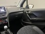Peugeot 2008 1.2 PureTech Signature Trekhaak | Navigatie | airco | Parkeersensoren Achter | Carplay | Bluetooth | Airco | Centrale deurvergrendeling met afstandsbediening | Cruise control