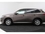 Mitsubishi Outlander 2.4 PHEV Pure (TREKHAAK, STOELVERWARMING, ACHTERUITRIJCAMERA, CRUISE CONTROL, PARKEERSENSOREN)