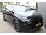 Peugeot e-5008 GT Avantage 73 kWh 7p | SOH 97,75% | Panorama/schuifdak | Luxe stoelen | Massage | All season | NL auto |