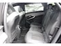 Peugeot e-5008 GT Avantage 73 kWh 7p | SOH 97,75% | Panorama/schuifdak | Luxe stoelen | Massage | All season | NL auto |