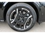 Peugeot e-5008 GT Avantage 73 kWh 7p | SOH 97,75% | Panorama/schuifdak | Luxe stoelen | Massage | All season | NL auto |