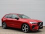 Volvo XC60 2.0 T8 Plug-in hybrid AWD Ultra Dark Automaat / Luchtvering Bowers & Wilkins / Trekhaak / Panoramadak / 21"velgen / Gelaagde zijruiten / Privacy Glass