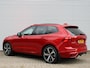 Volvo XC60 2.0 T8 Plug-in hybrid AWD Ultra Dark Automaat / Luchtvering Bowers & Wilkins / Trekhaak / Panoramadak / 21"velgen / Gelaagde zijruiten / Privacy Glass