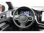 Volvo XC60 2.0 T8 Plug-in hybrid AWD Ultra Dark Automaat / Luchtvering Bowers & Wilkins / Trekhaak / Panoramadak / 21"velgen / Gelaagde zijruiten / Privacy Glass