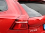 Volvo XC60 2.0 T8 Plug-in hybrid AWD Ultra Dark Automaat / Luchtvering Bowers & Wilkins / Trekhaak / Panoramadak / 21"velgen / Gelaagde zijruiten / Privacy Glass