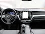 Volvo XC60 2.0 T8 Plug-in hybrid AWD Ultra Dark Automaat / Luchtvering Bowers & Wilkins / Trekhaak / Panoramadak / 21"velgen / Gelaagde zijruiten / Privacy Glass