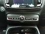 Volvo XC40 B3 177pk Automaat Core / Leder / Stoel + Stuurw. Verwarming / Noodreservewiel / Keyless / Elektr. Achterklep / 18'' + All Season Banden / Draadl. Telefoonlader / PDC + Camera /