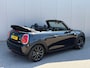 MINI Cooper Cabrio 1.5i 136PK Chili Serious Business Cabrio/ Parkeersensoren/ Navigatie