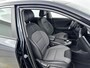 Kia Niro EV e-Niro DynamicLine 64 kWh | SoH 95% | Warmtepomp | Stoel + stuurverwarming | Navigatie | Camera |