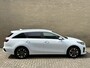 Kia Ceed Sportswagon 1.6 GDI PHEV DynamicPlusLine | Trekhaak afneembaar | Camera | Half lederen bekleding | Navigatie | Adaptieve cruise | Stoel&stuurverwarming | Apple CarPlay | Keyless | LED | DAB | Volledig dealeronderhouden