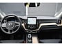 Volvo XC60 T6 Plug-in hybrid AWD Plus Dark | Panoramadak | Trekhaak | 360 graden camera | Verwarmbare voorstoelen en achterbank | Head up display | Stoel-/Stuurwiel verwarming | Premium audio by Harman Kardon | Allseason banden