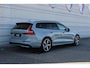 Volvo V60 T8 Plug-in hybrid AWD Plus Perform. Ed. Dark | Elektrisch glazen panorama-dag | Adaptive Cruise Control & Pilot Assist | Elektrisch verstelbare bestuurders- en passagiersstoel met geheugen | Verwarmbare voorstoelen | Verwarmbaar stuurwiel | Premium Audio by Bowers & Wilkins | Achterbank verwarmd | Google services | Apple Carplay & Android Auto | 360 graden camera | Parkeersensoren voor en achter | Keyless entry & start | Extra getint glas |
