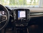 Volvo XC40 1.5 T5 Ultra Dark | Camera | Elektrische Achterklep | Stuurverwarming | Voor en Achter Stoelverwarming | All Season banden | Draadloos oplader | Elektrische Voorstoelen Met Geheugen | Bliss |
