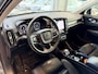 Volvo XC40 1.5 T5 Ultra Dark | Camera | Elektrische Achterklep | Stuurverwarming | Voor en Achter Stoelverwarming | All Season banden | Draadloos oplader | Elektrische Voorstoelen Met Geheugen | Bliss |