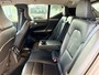 Volvo XC40 1.5 T5 Ultra Dark | Camera | Elektrische Achterklep | Stuurverwarming | Voor en Achter Stoelverwarming | All Season banden | Draadloos oplader | Elektrische Voorstoelen Met Geheugen | Bliss |