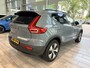 Volvo XC40 1.5 T5 Ultra Dark | Camera | Elektrische Achterklep | Stuurverwarming | Voor en Achter Stoelverwarming | All Season banden | Draadloos oplader | Elektrische Voorstoelen Met Geheugen | Bliss |