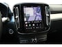 Volvo XC40 2.0 B4 Plus Dark | Extra getint glas | Achteruitrijcamera | Apple Carplay & Android Auto | Bluetooth telefoonvoorbereiding | Bots herkenning en activatie | Cruise control adaptief met Stop&Go en stuurhulp | Draadloze telefoonlader | Elektrisch verstelb. bestuurdersstoel met geheugen | Hill hold functie | Rijstrooksensor met correctie