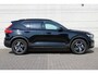 Volvo XC40 2.0 B4 Plus Dark | Extra getint glas | Achteruitrijcamera | Apple Carplay & Android Auto | Bluetooth telefoonvoorbereiding | Bots herkenning en activatie | Cruise control adaptief met Stop&Go en stuurhulp | Draadloze telefoonlader | Elektrisch verstelb. bestuurdersstoel met geheugen | Hill hold functie | Rijstrooksensor met correctie