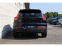 Volvo XC40 2.0 B4 Plus Dark | Extra getint glas | Achteruitrijcamera | Apple Carplay & Android Auto | Bluetooth telefoonvoorbereiding | Bots herkenning en activatie | Cruise control adaptief met Stop&Go en stuurhulp | Draadloze telefoonlader | Elektrisch verstelb. bestuurdersstoel met geheugen | Hill hold functie | Rijstrooksensor met correctie